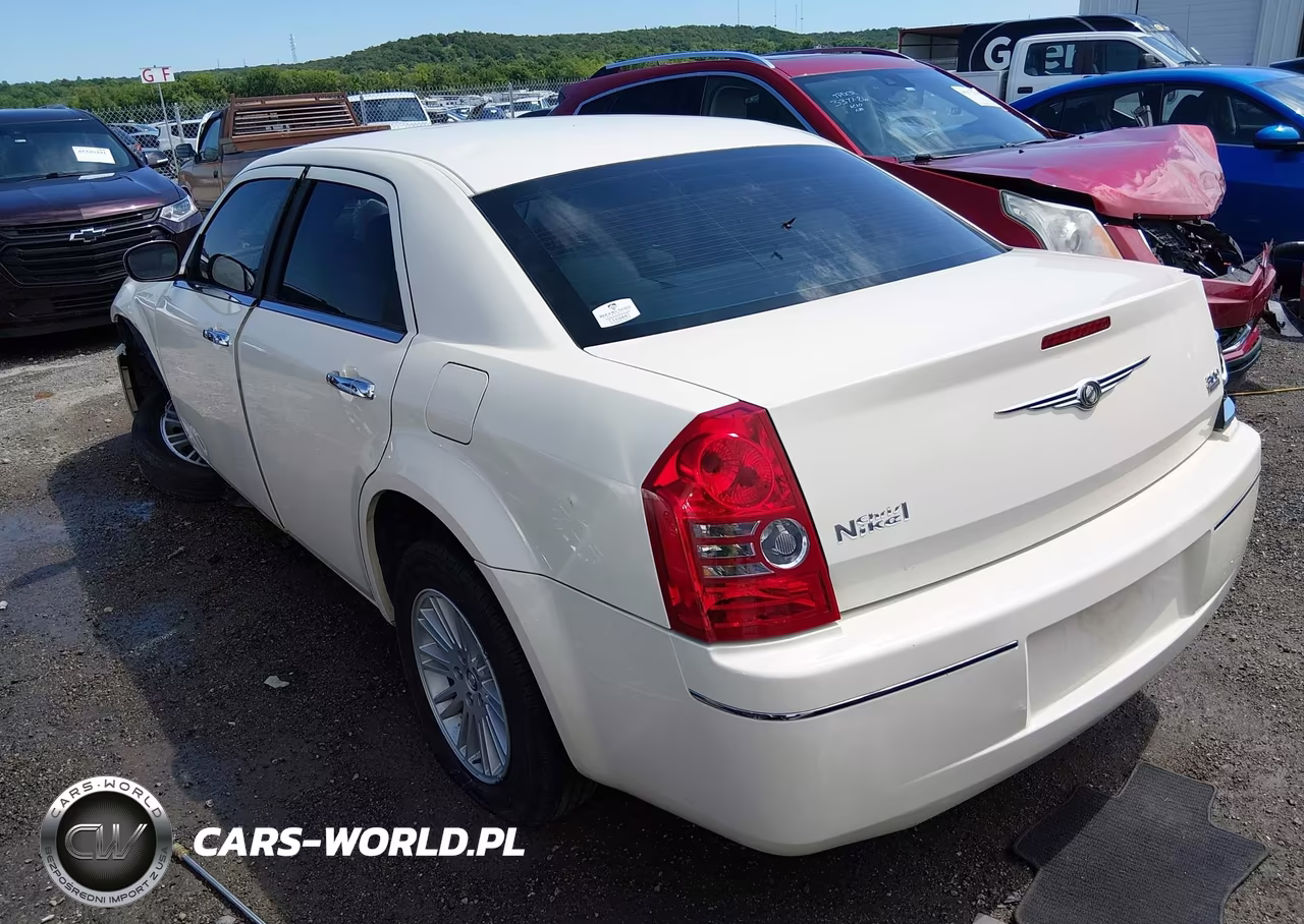 2010 Chrysler 300 Touring VIN:2C3CA4CD9AH123183 - 3