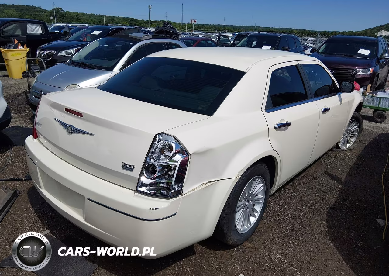 2010 Chrysler 300 Touring VIN:2C3CA4CD9AH123183 - 4