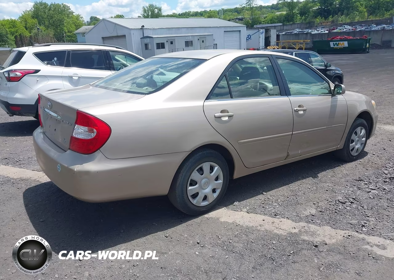 2004 Toyota Camry Le VIN:4T1BE32KX4U852408 - 4