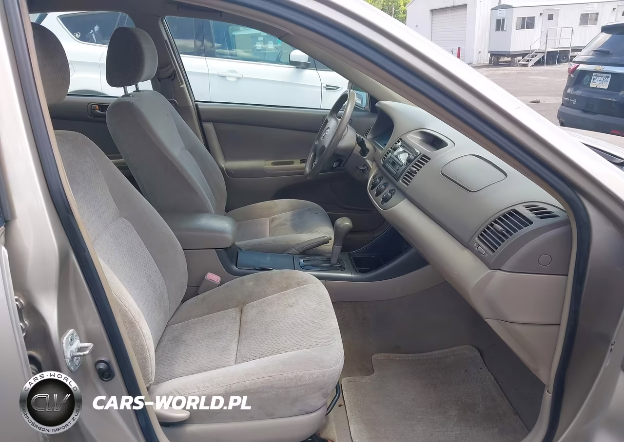 2004 Toyota Camry Le VIN:4T1BE32KX4U852408 - 5