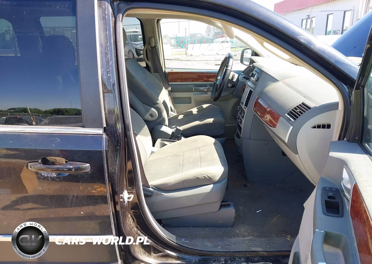 2009 Chrysler Town & Country Touring VIN:2A8HR54119R549159 - 5