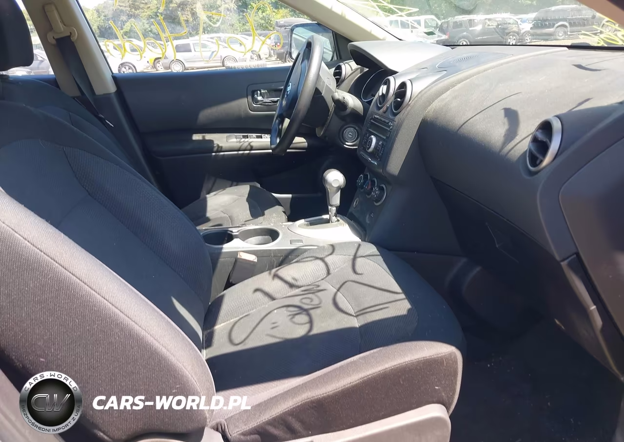 2013 Nissan Rogue S VIN:JN8AS5MV6DW642392 - 5