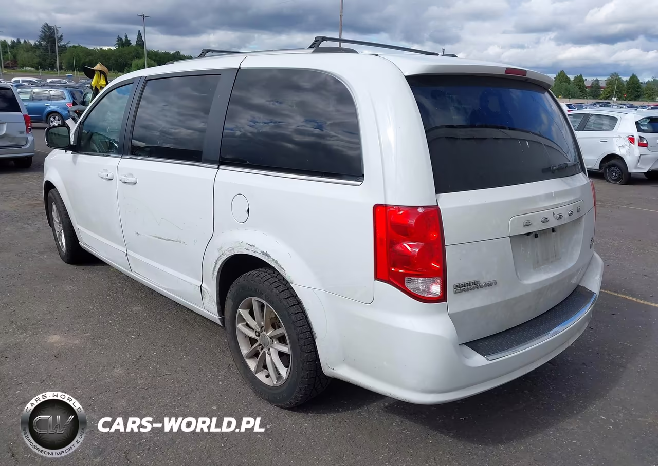 2018 Dodge Grand Caravan Sxt VIN:2C4RDGCG8JR223021 - 3