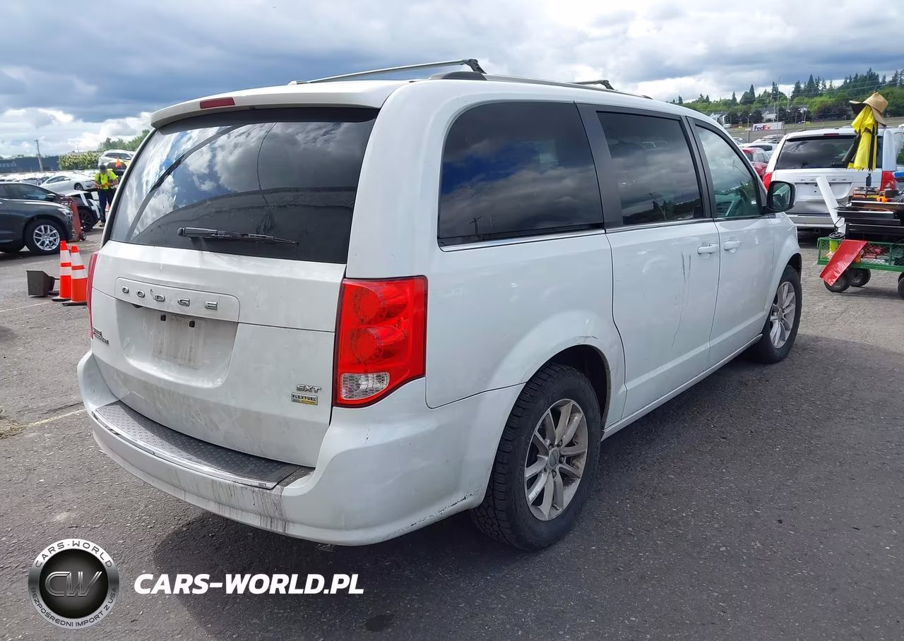 2018 Dodge Grand Caravan Sxt VIN:2C4RDGCG8JR223021 - 4