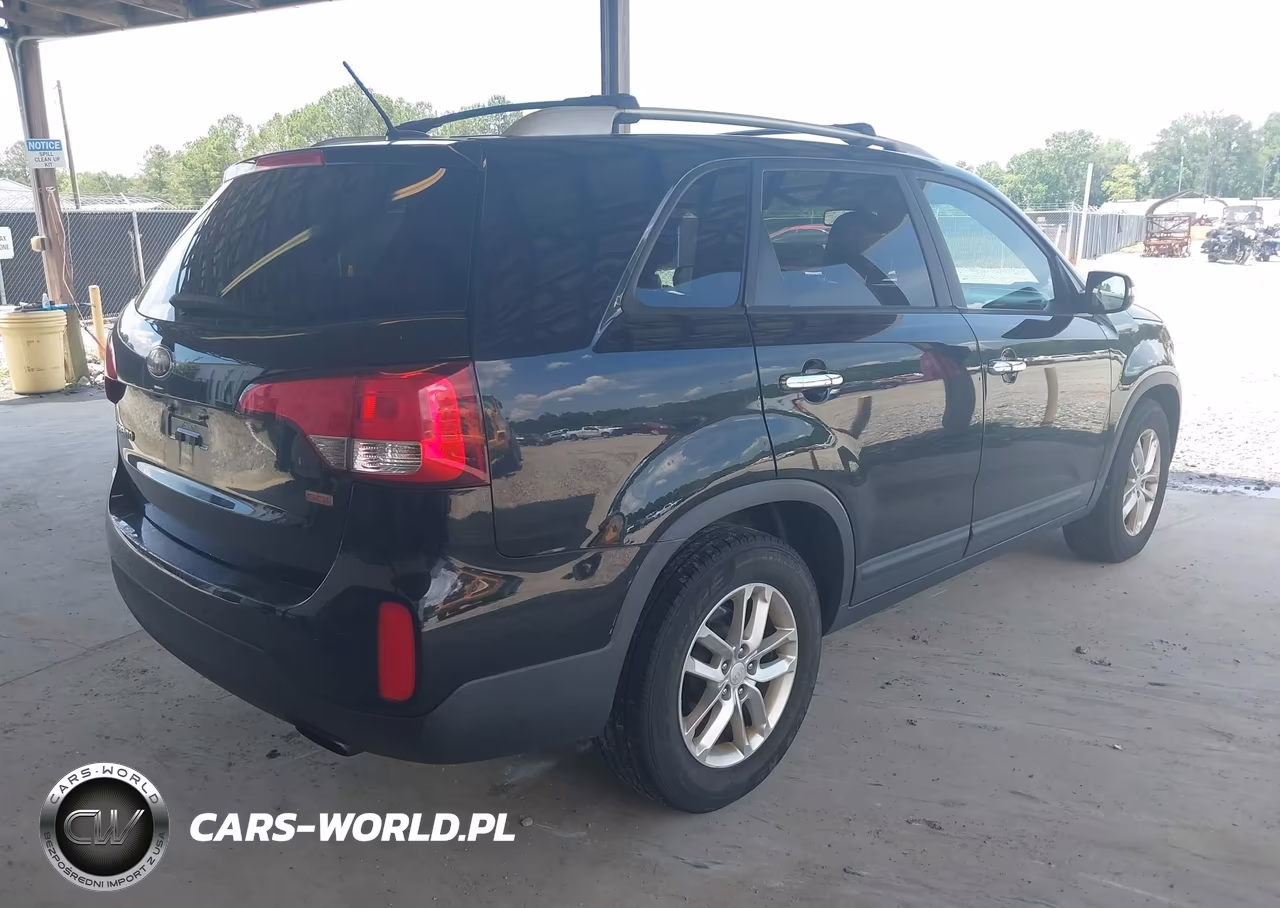 2014 Kia Sorento Lx VIN:5XYKT3A60EG432058 - 4
