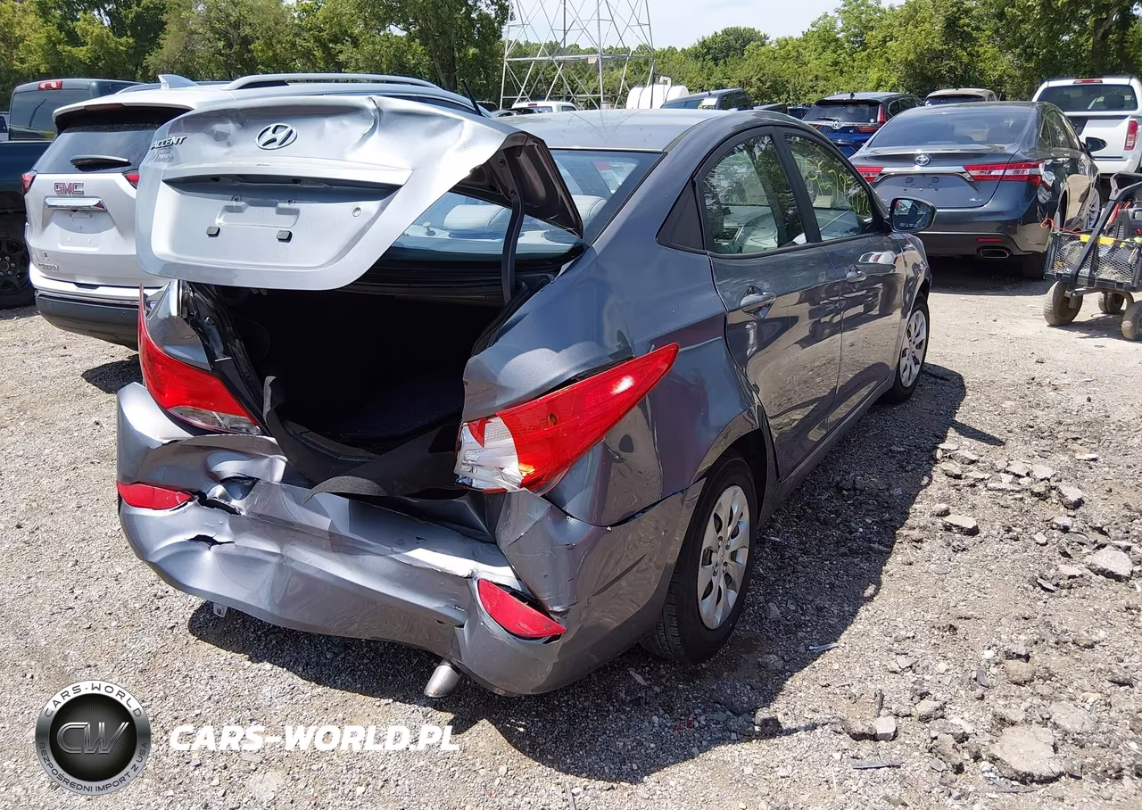 2016 Hyundai Accent Se VIN:KMHCT4AE8GU073556 - 4