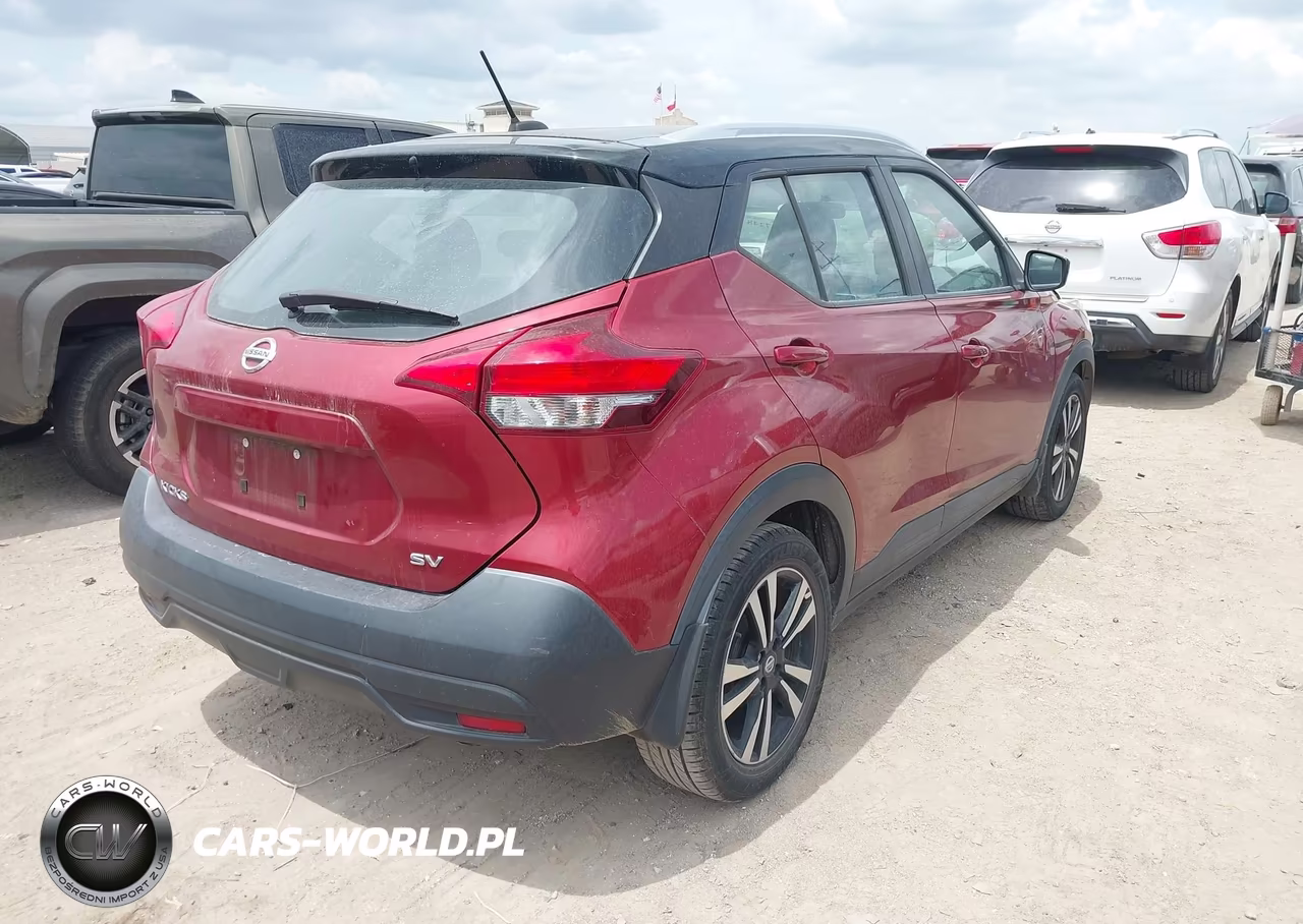 2018 Nissan Kicks Sv VIN:3N1CP5CU6JL528590 - 4