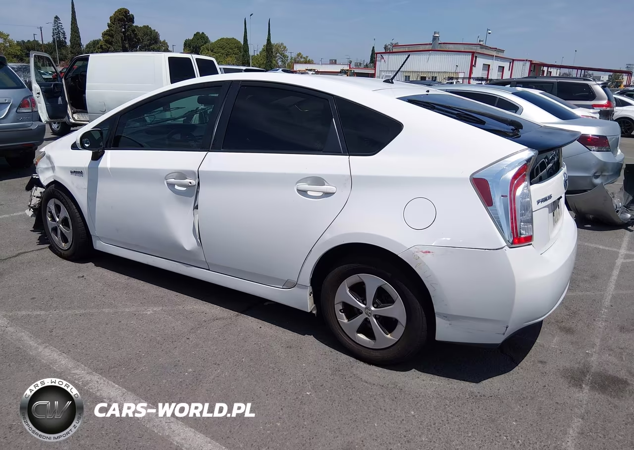 2015 Toyota Prius One VIN:JTDKN3DU4F1960773 - 3