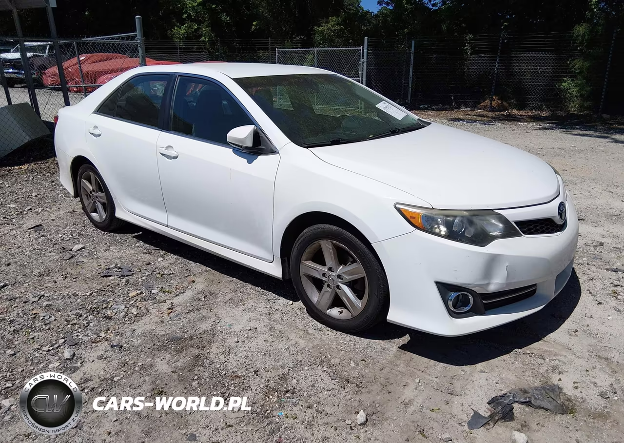 2014 Toyota Camry Se – zdjęcie 1 z 16