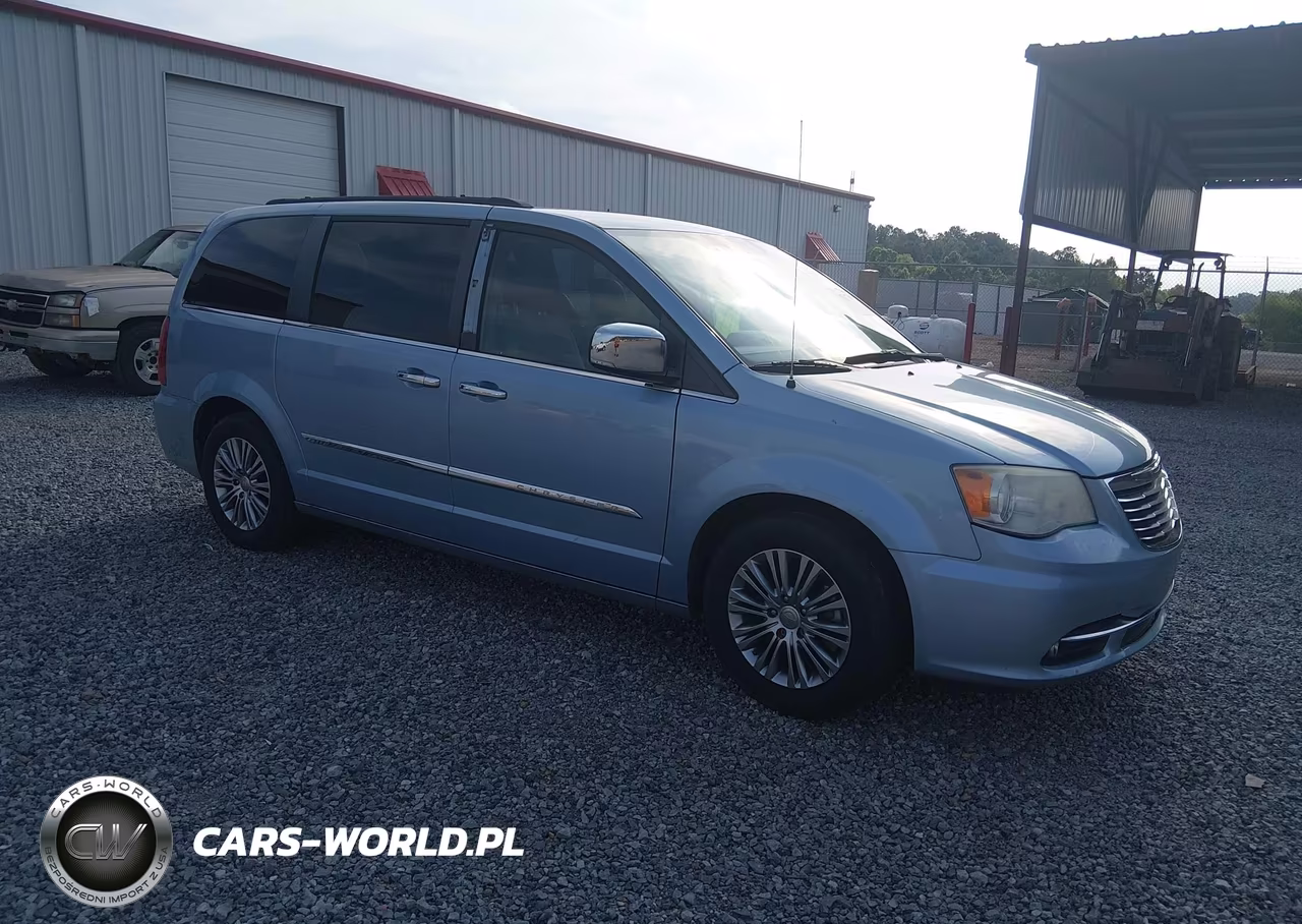 2013 Chrysler Town & Country Touring-L – zdjęcie 1 z 11