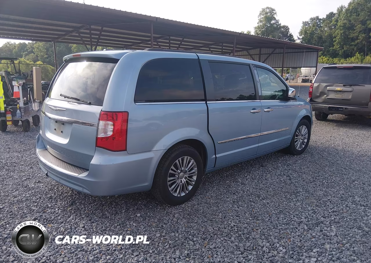 2013 Chrysler Town & Country Touring-L VIN:2C4RC1CG3DR807802 - 4