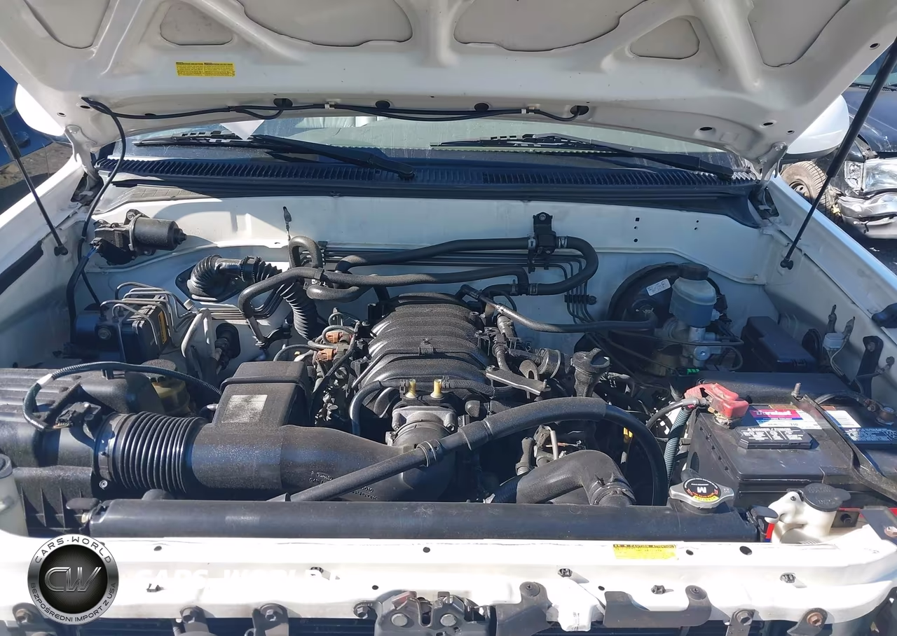 2005 Toyota Sequoia Limited V8 VIN:5TDZT38A45S240394 - 10
