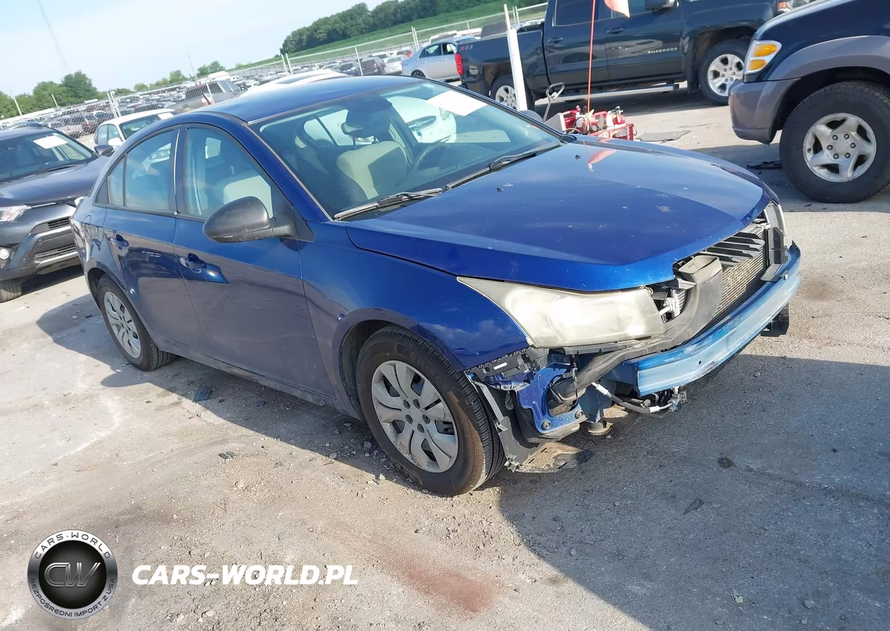 2013 Chevrolet Cruze Ls Auto – zdjęcie 1 z 17