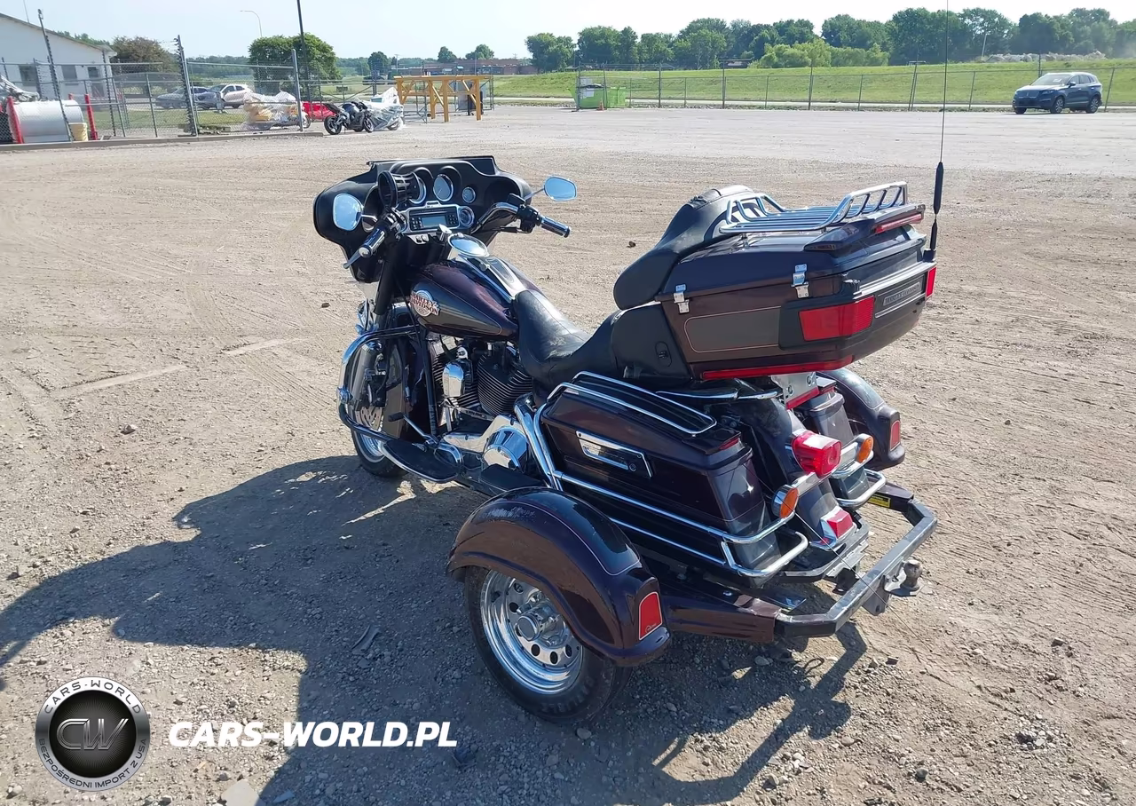 2006 Harley-Davidson Flhtcui VIN:1HD1FCW136Y702181 - 3