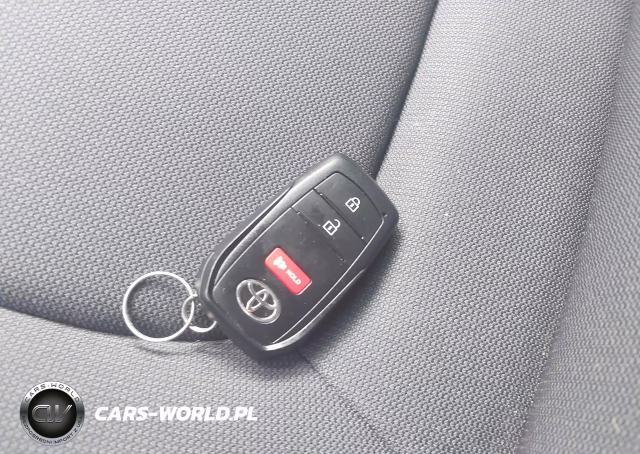 2022 Toyota Corolla Cross Le VIN:7MUCAAAG2NV001544 - 11