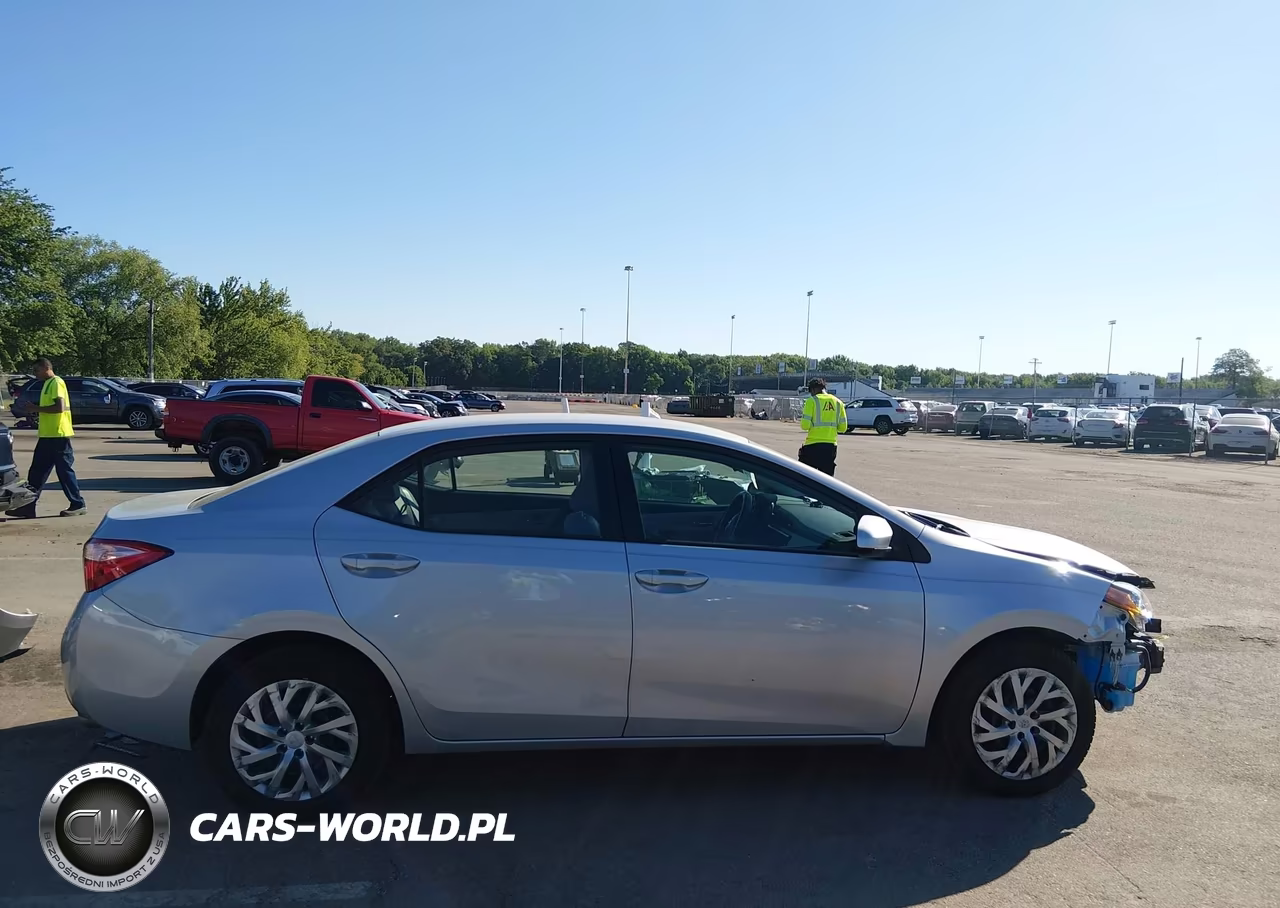 2019 Toyota Corolla Le VIN:2T1BURHE3KC186286 - 13