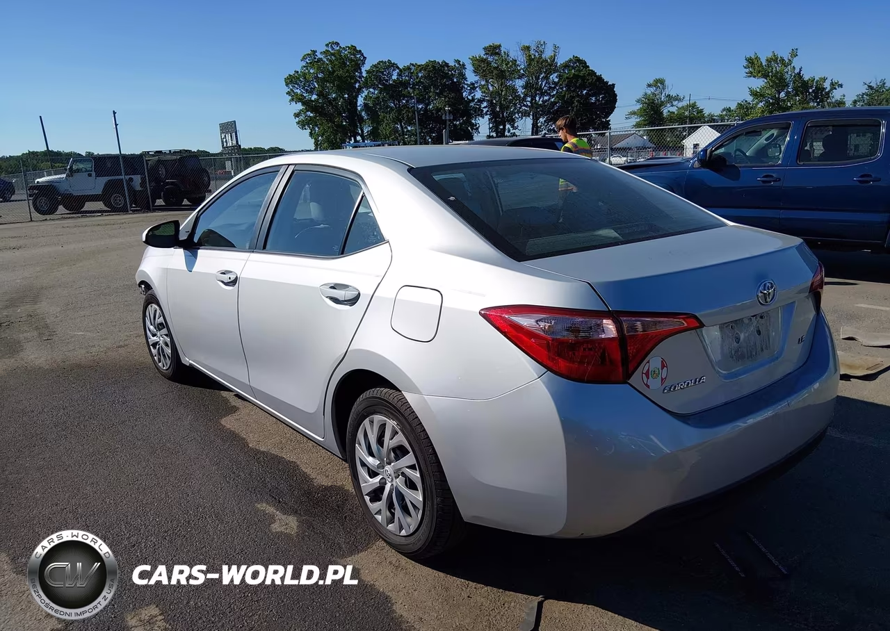 2019 Toyota Corolla Le VIN:2T1BURHE3KC186286 - 3