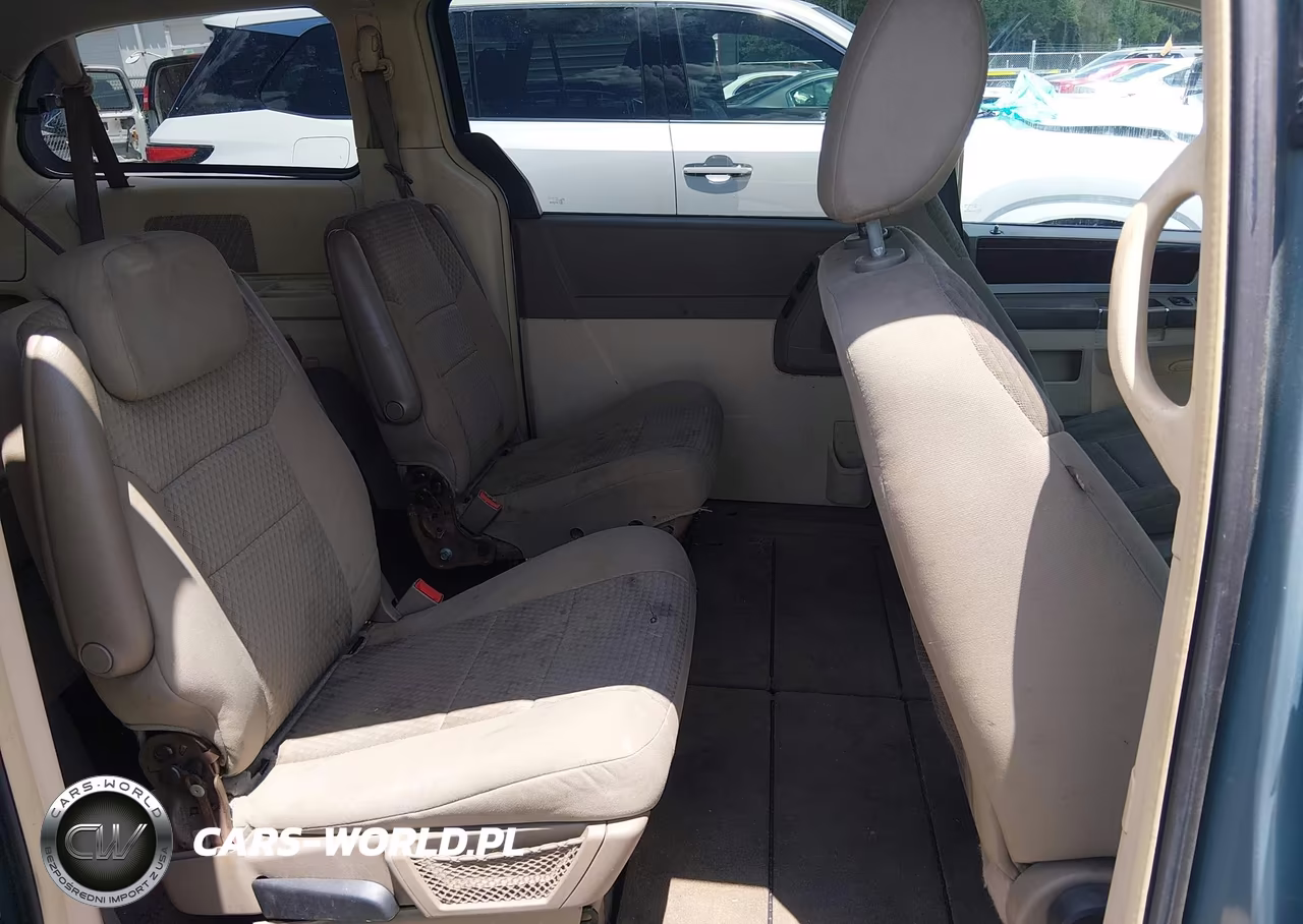2009 Chrysler Town & Country Touring VIN:2A8HR54159R654268 - 8