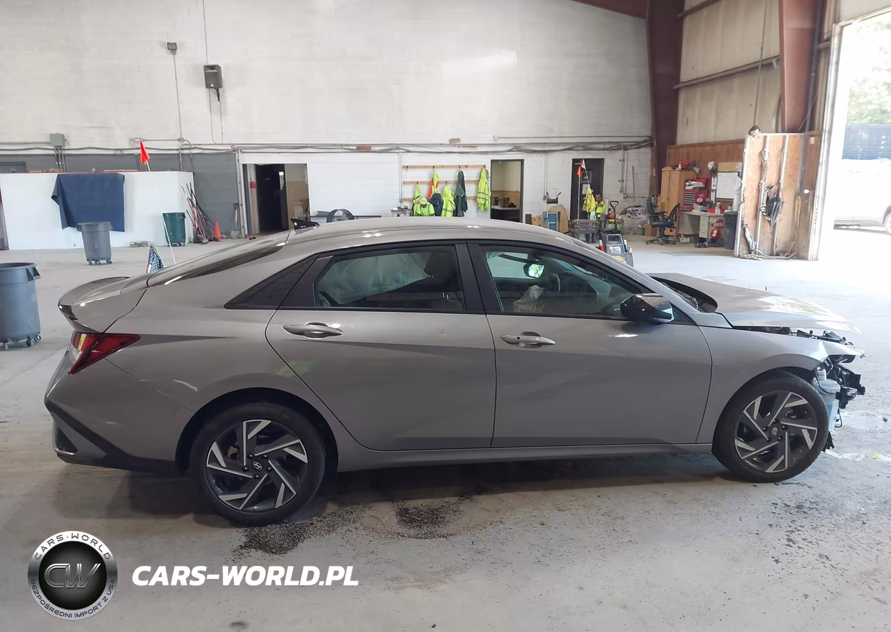 2025 Hyundai Elantra Sel Sport VIN:KMHLM4DG2SU883347 - 12