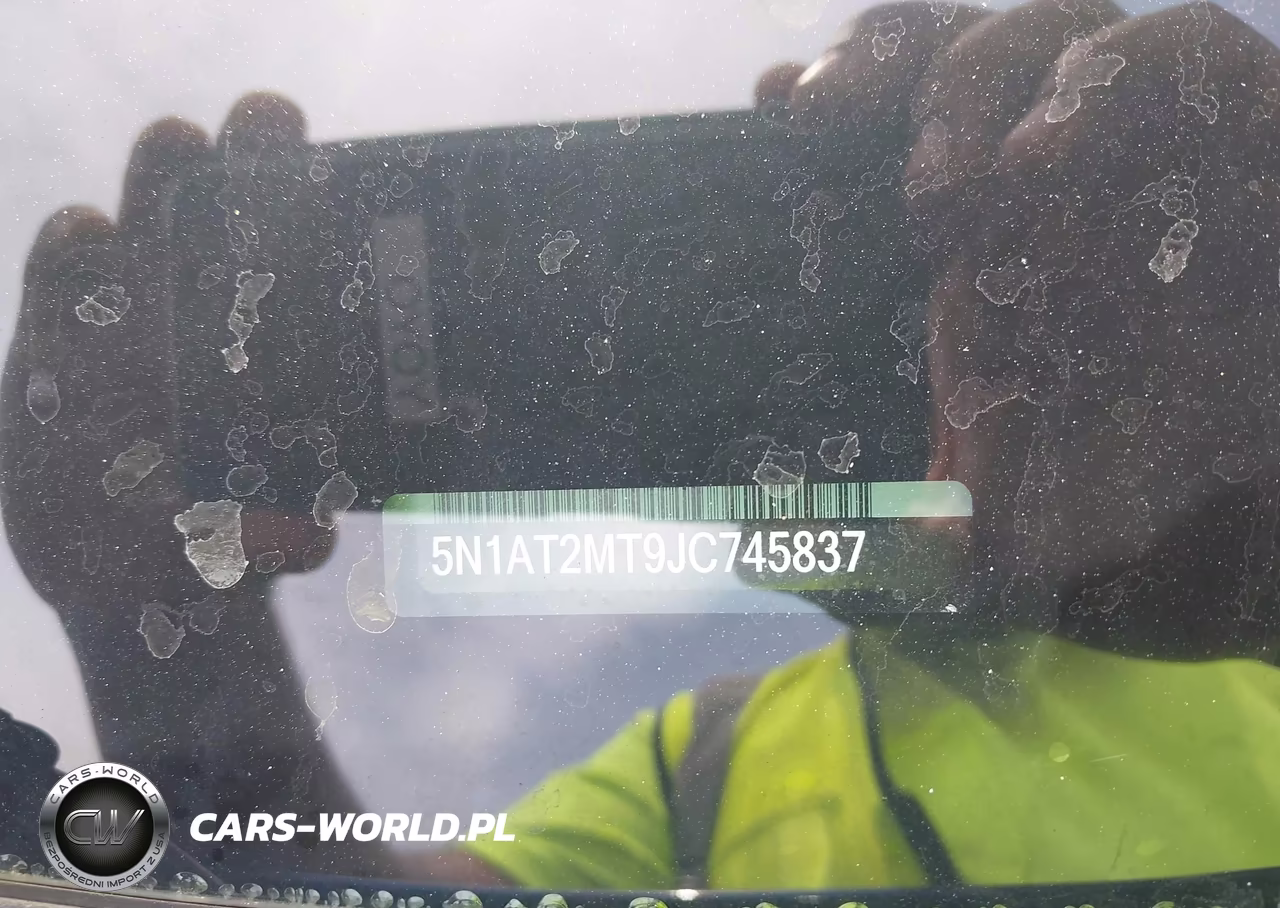 2018 Nissan Rogue S VIN:5N1AT2MT9JC745837 - 9