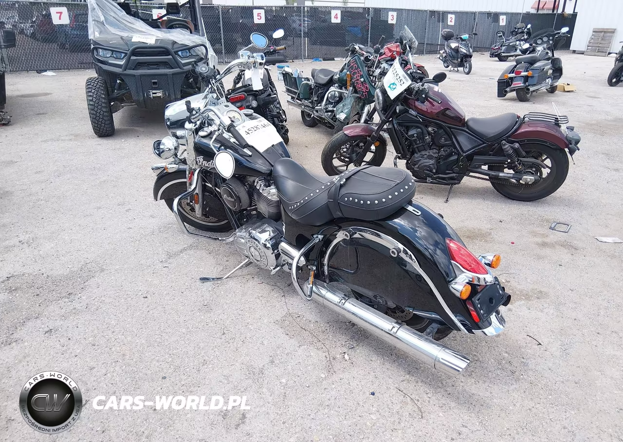 2019 Indian Motorcycle Co. Springfield VIN:56KTHAAA4K3376117 - 3