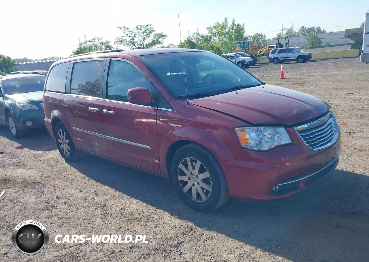 2015 Chrysler Town & Country Touring – zdjęcie 1 z 13