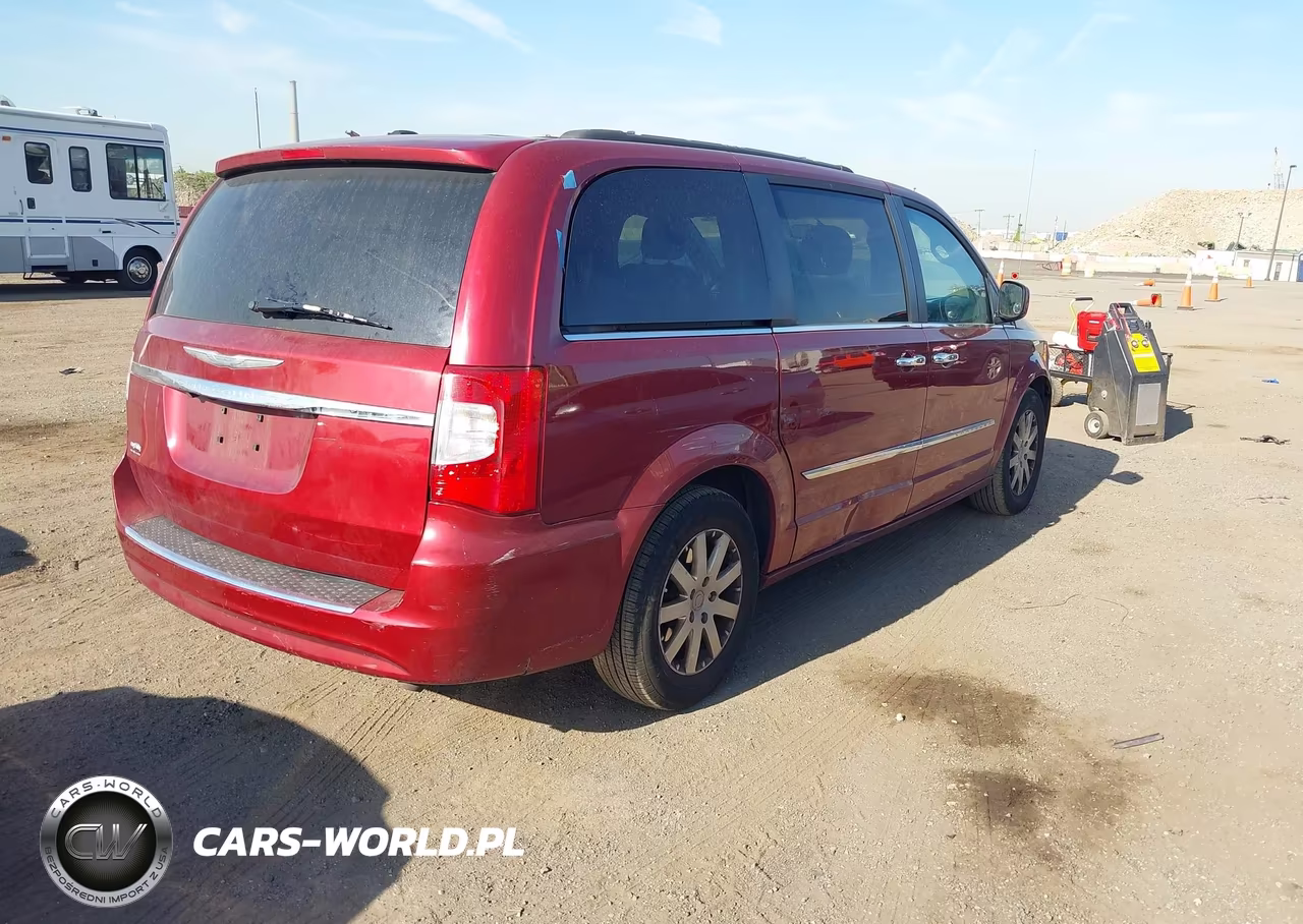 2015 Chrysler Town & Country Touring VIN:2C4RC1BG5FR753942 - 4