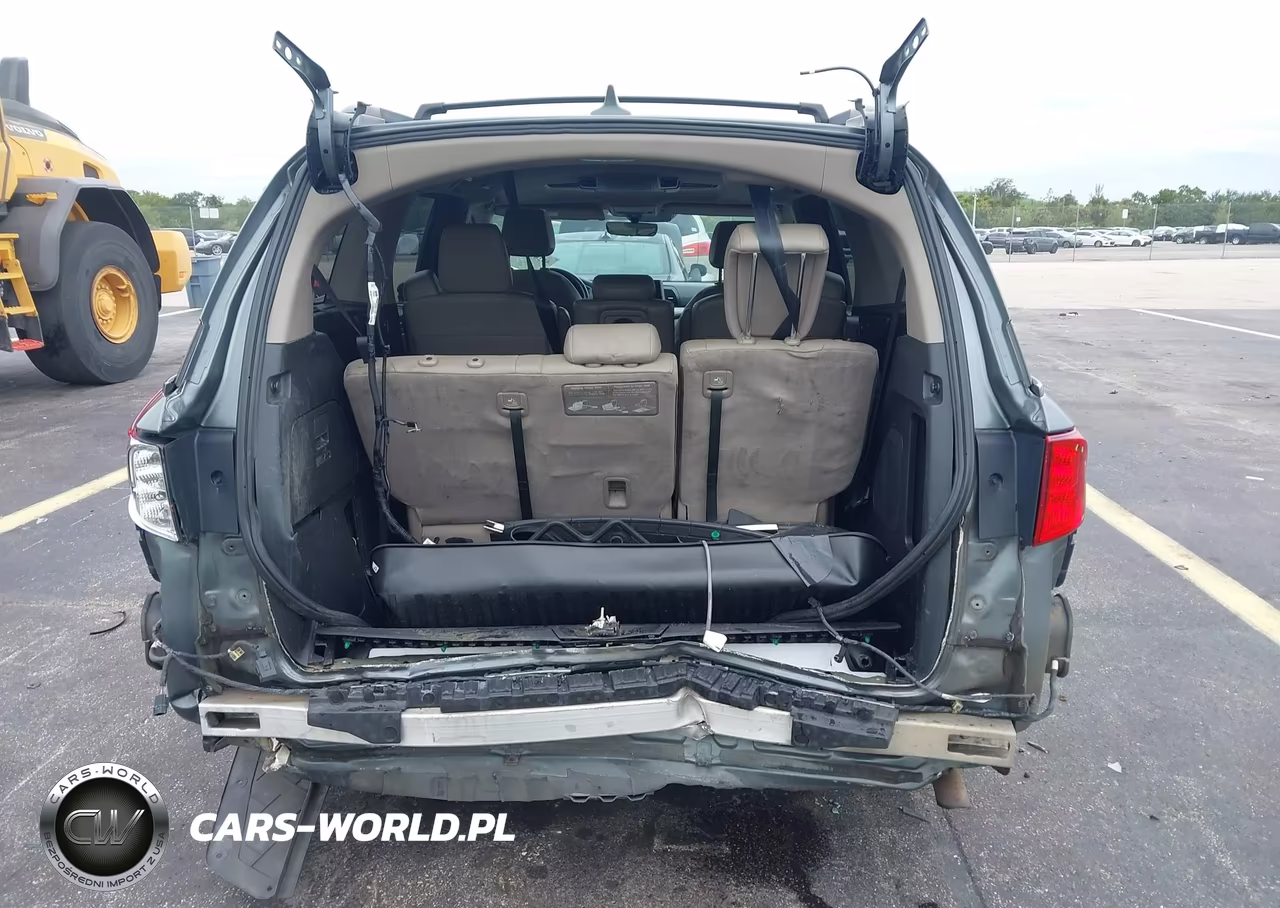 2018 Honda Odyssey Elite VIN:5FNRL6H96JB111062 - 17
