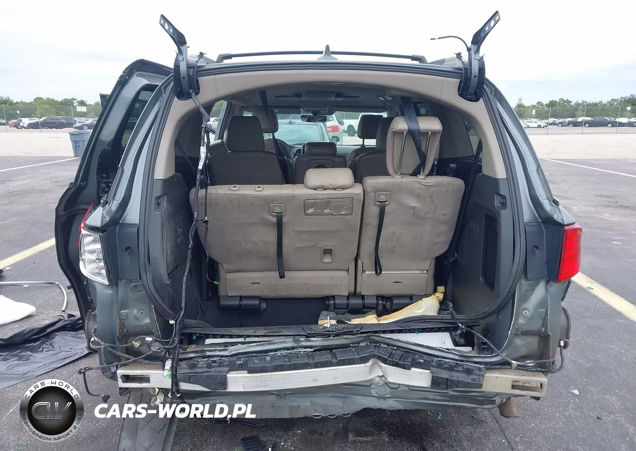 2018 Honda Odyssey Elite VIN:5FNRL6H96JB111062 - 6