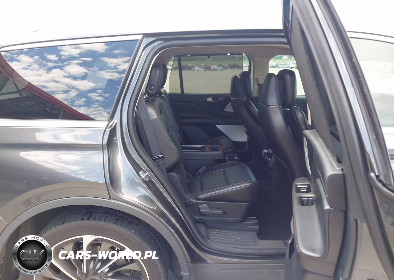 2020 Lincoln Aviator Reserve VIN:5LM5J7XC3LGL18498 - 8