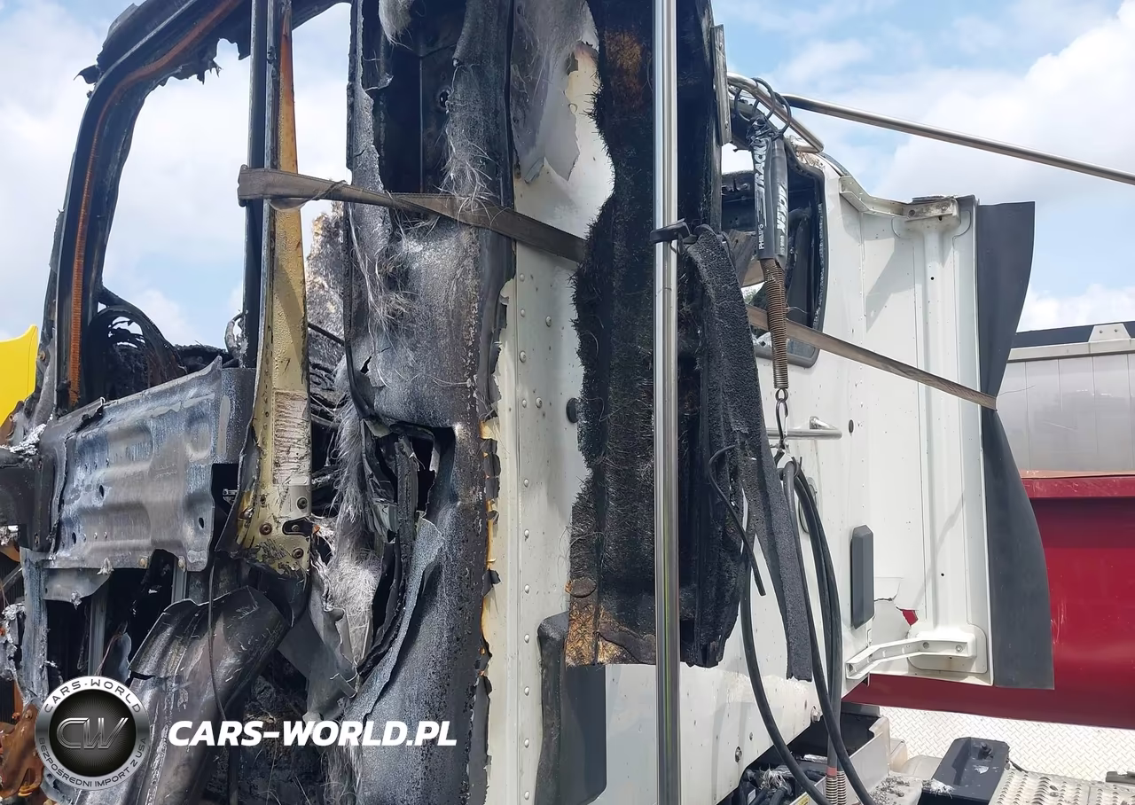 2018 Peterbilt 579 VIN:1XPBA48X5JD492807 - 7