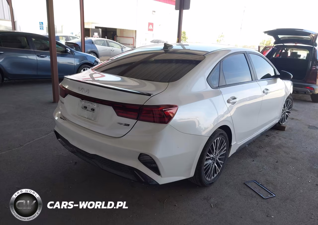 2023 Kia Forte Gt-Line VIN:3KPF54AD1PE574614 - 4