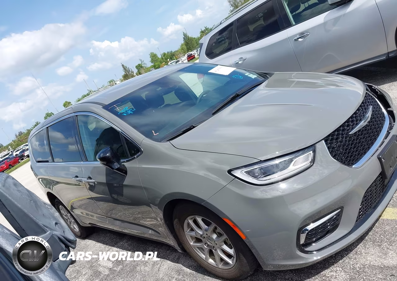 2025 Chrysler Pacifica Select VIN:2C4RC1BG7SR504911 - 13