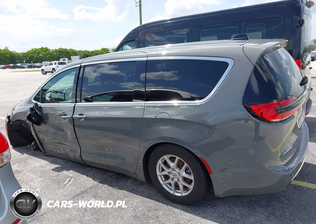 2025 Chrysler Pacifica Select VIN:2C4RC1BG7SR504911 - 14