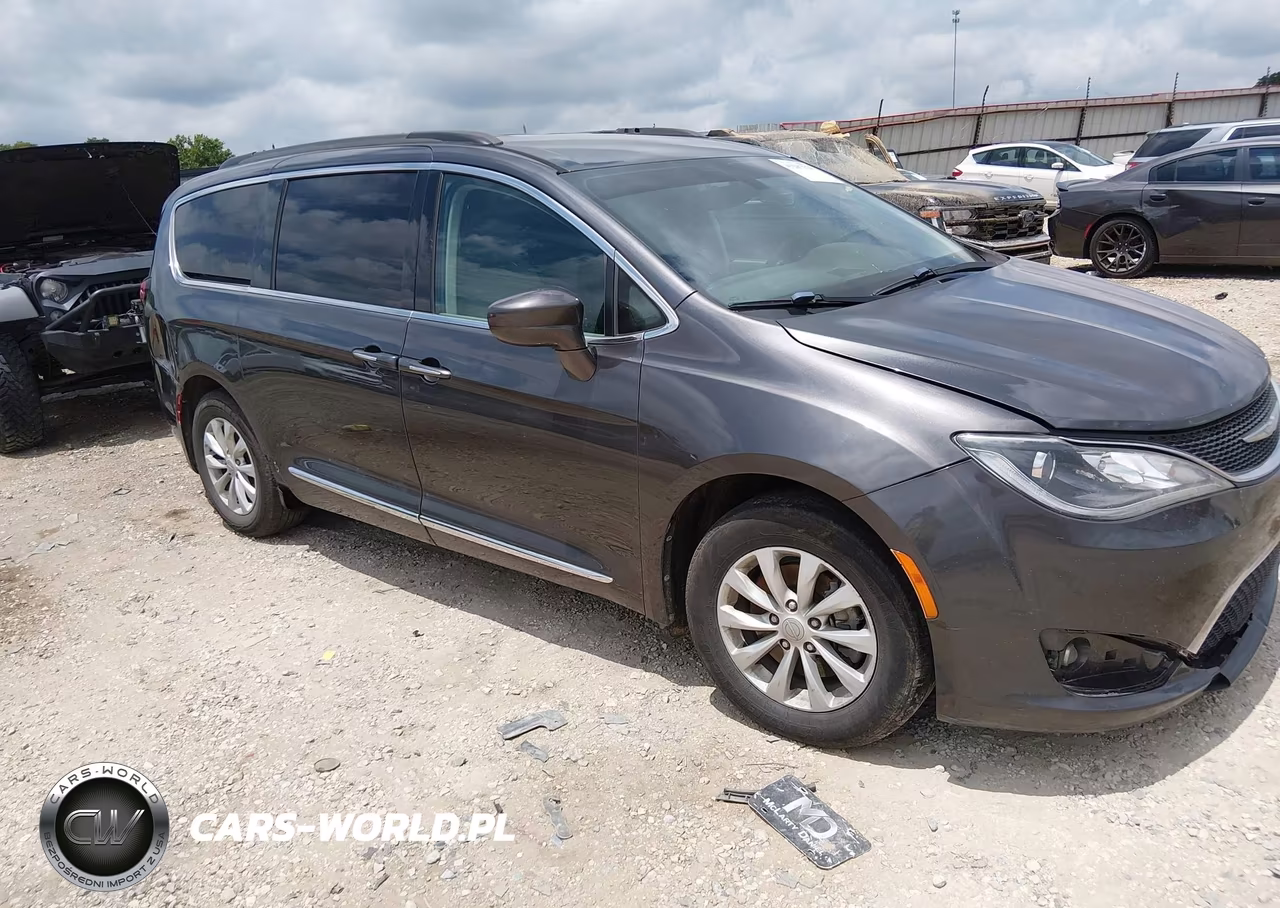 2017 Chrysler Pacifica Touring-L – zdjęcie 1 z 16