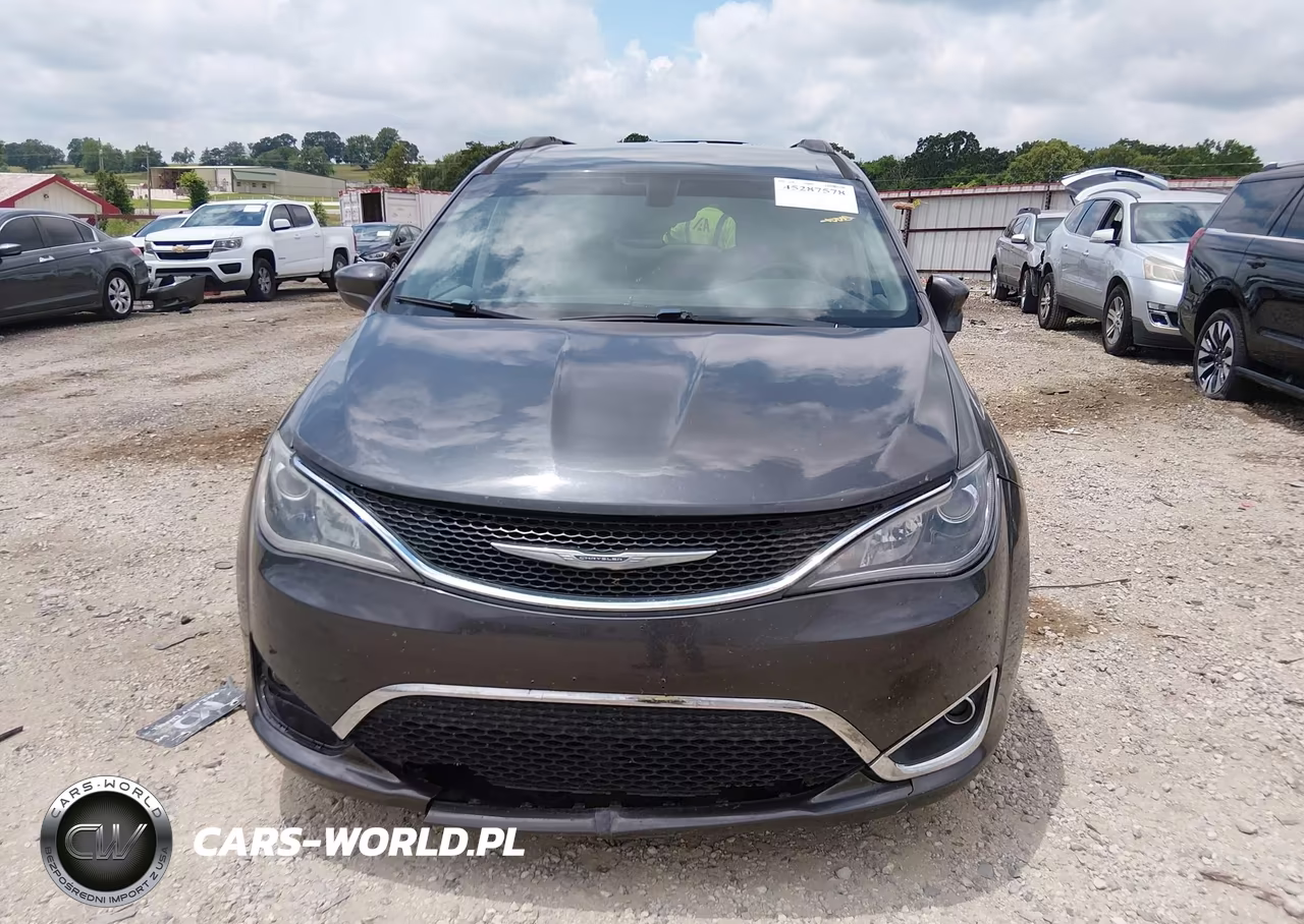 2017 Chrysler Pacifica Touring-L VIN:2C4RC1BGXHR524482 - 12