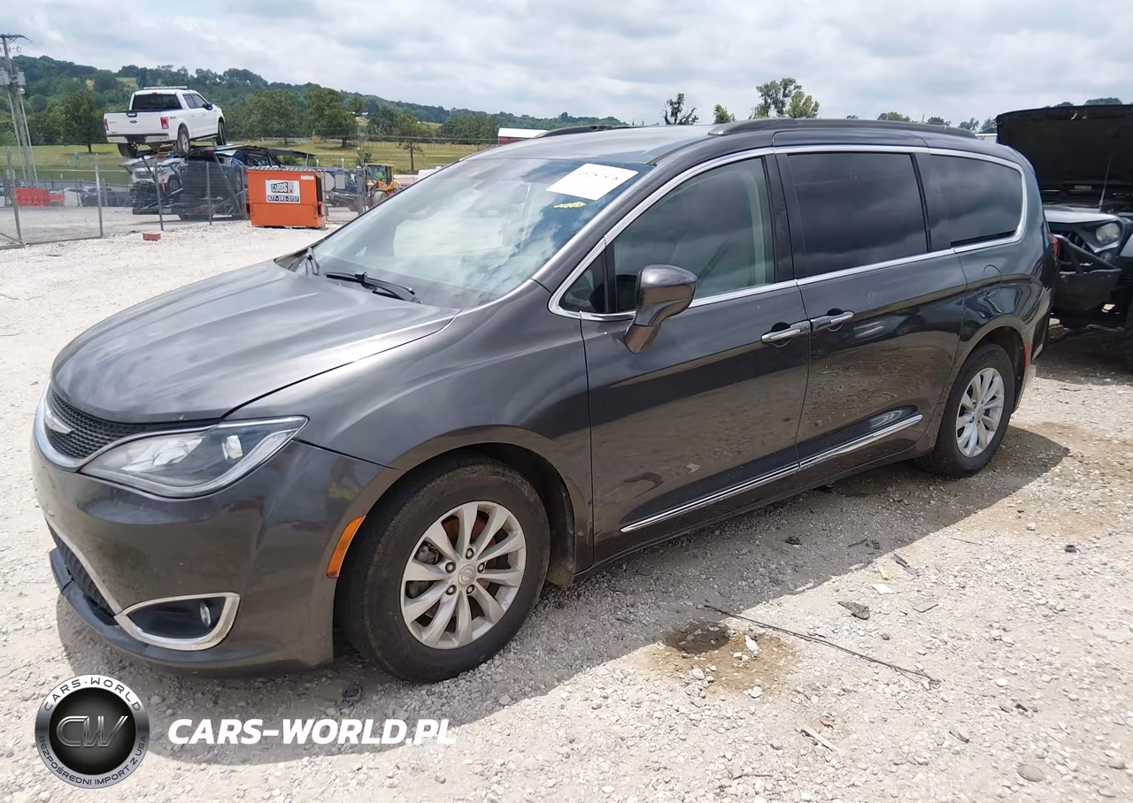 2017 Chrysler Pacifica Touring-L VIN:2C4RC1BGXHR524482 - 2