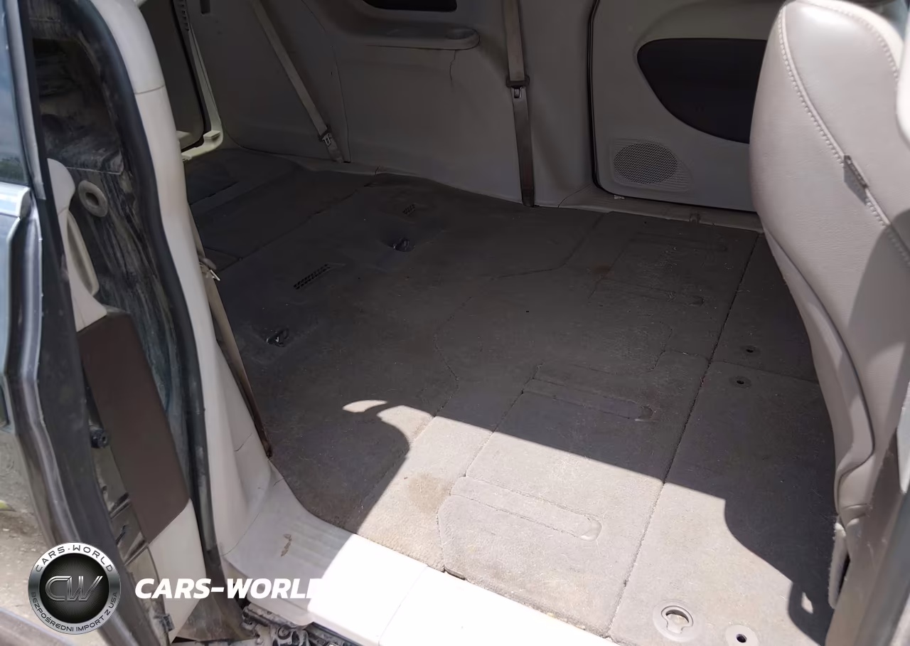 2017 Chrysler Pacifica Touring-L VIN:2C4RC1BGXHR524482 - 8