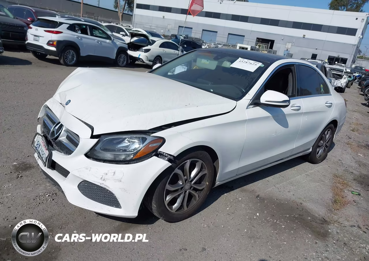 2016 Mercedes-Benz C 300 VIN:55SWF4JB0GU165573 - 2