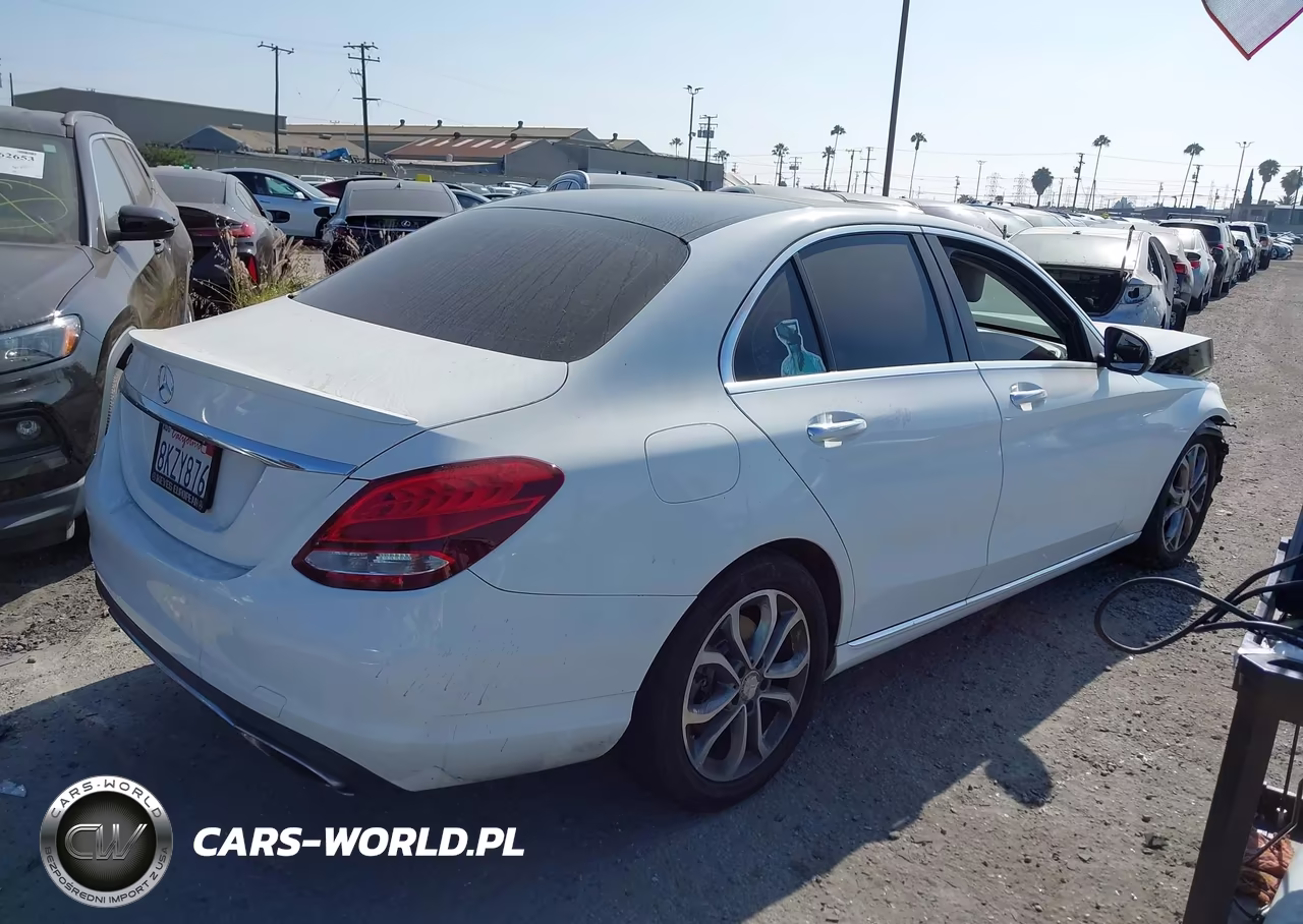 2016 Mercedes-Benz C 300 VIN:55SWF4JB0GU165573 - 4