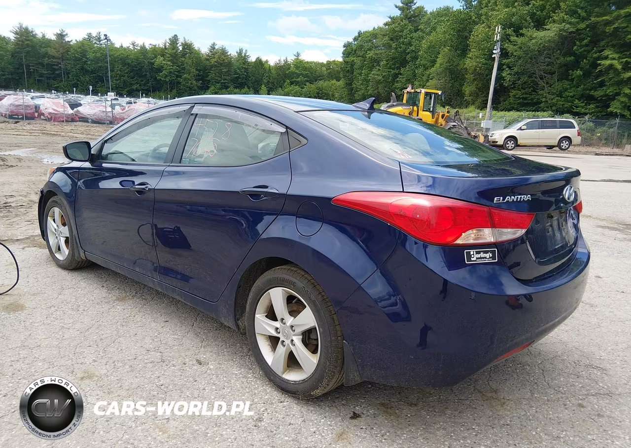 2013 Hyundai Elantra Gls VIN:5NPDH4AE4DH449976 - 3