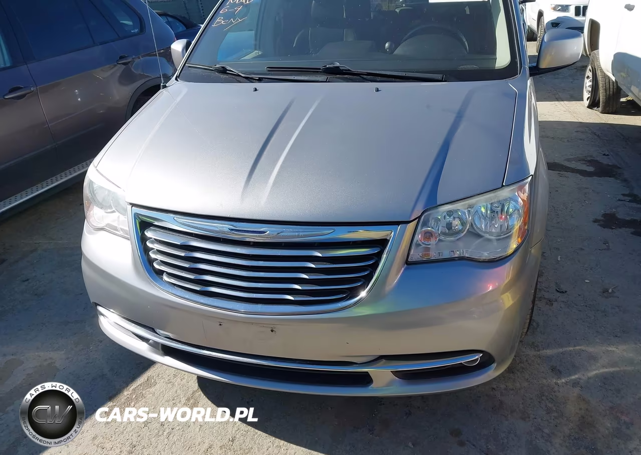 2016 Chrysler Town & Country Touring VIN:2C4RC1BG4GR261646 - 6