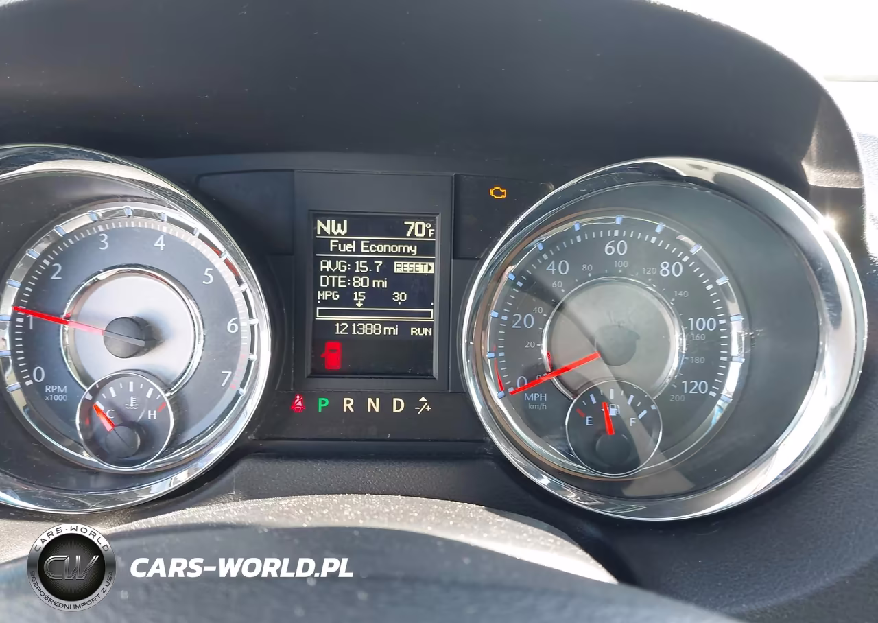 2016 Chrysler Town & Country Touring VIN:2C4RC1BG4GR261646 - 7