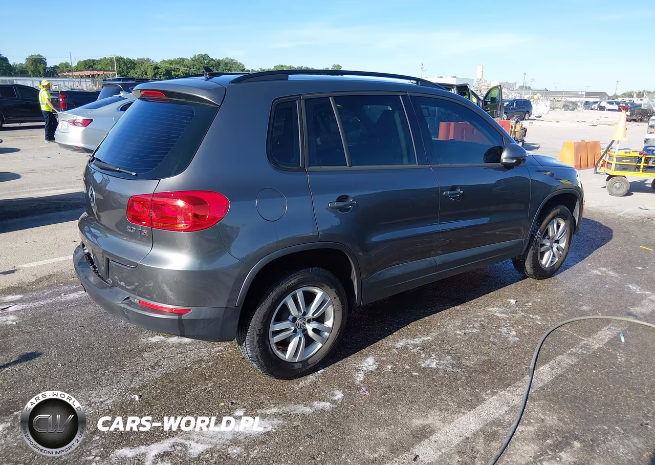 2015 Volkswagen Tiguan S VIN:WVGAV7AXXFW596648 - 4