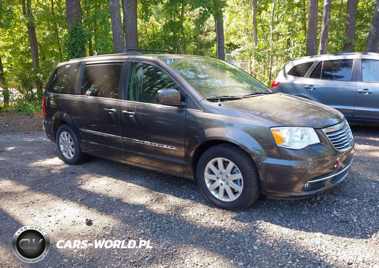 2016 Chrysler Town & Country Touring – zdjęcie 1 z 16