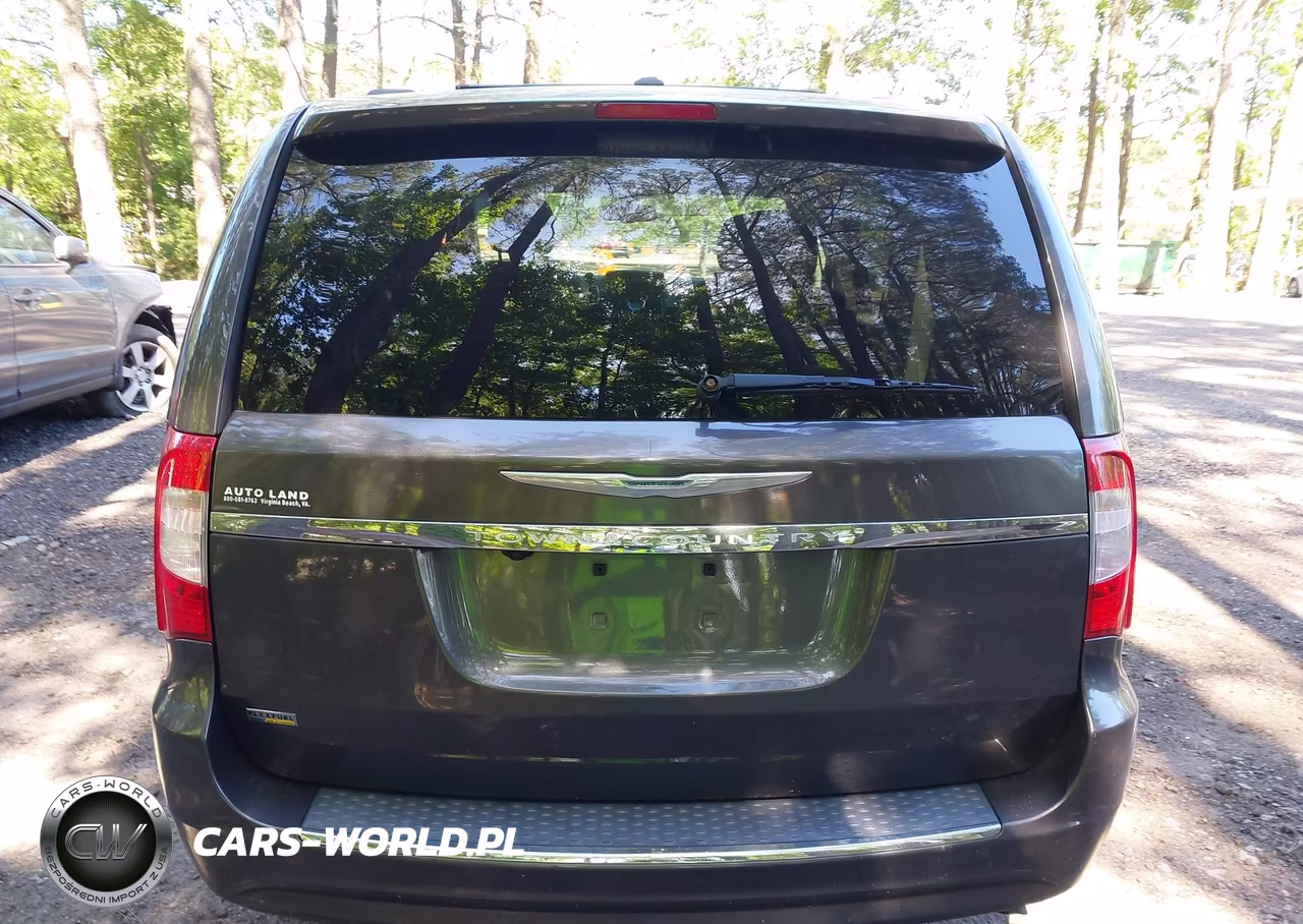 2016 Chrysler Town & Country Touring VIN:2C4RC1BG7GR252410 - 16