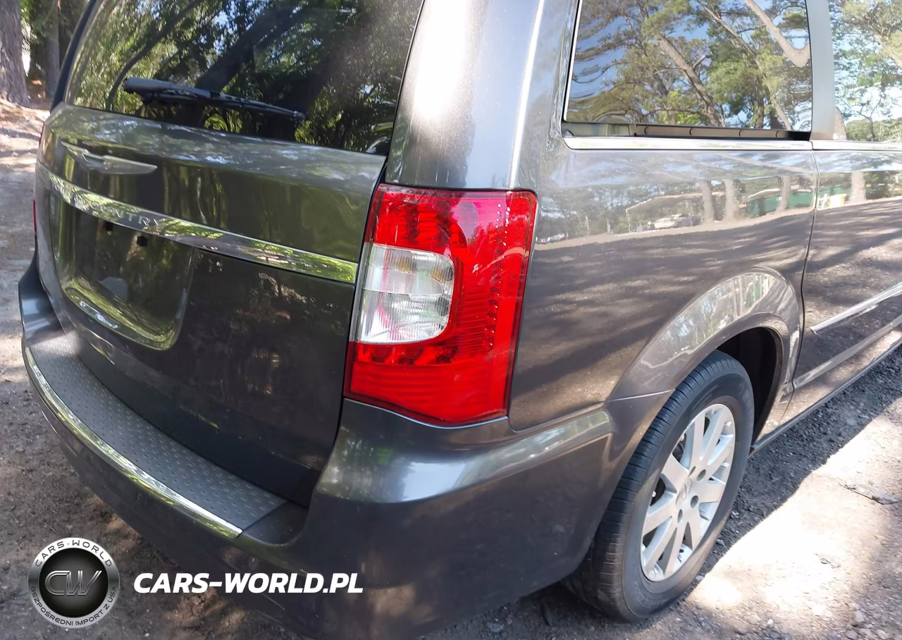 2016 Chrysler Town & Country Touring VIN:2C4RC1BG7GR252410 - 6