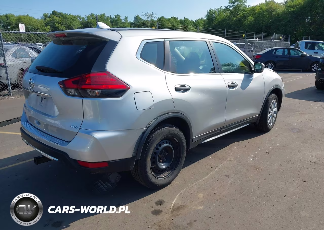 2017 Nissan Rogue S VIN:5N1AT2MV5HC736337 - 4