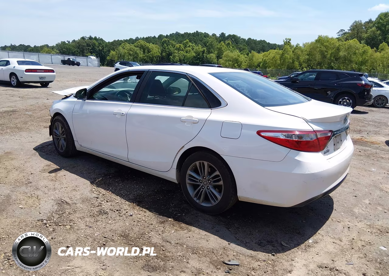 2015 Toyota Camry Se VIN:4T1BF1FK5FU047379 - 3