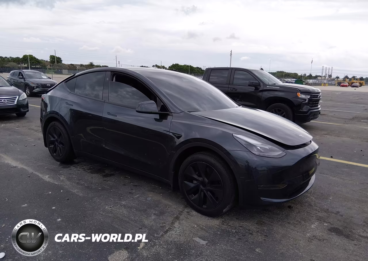 2024 Tesla Model Y – zdjęcie 1 z 15